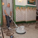 Limpieza y mantenimiento de pavimentos de mosaico | Antes