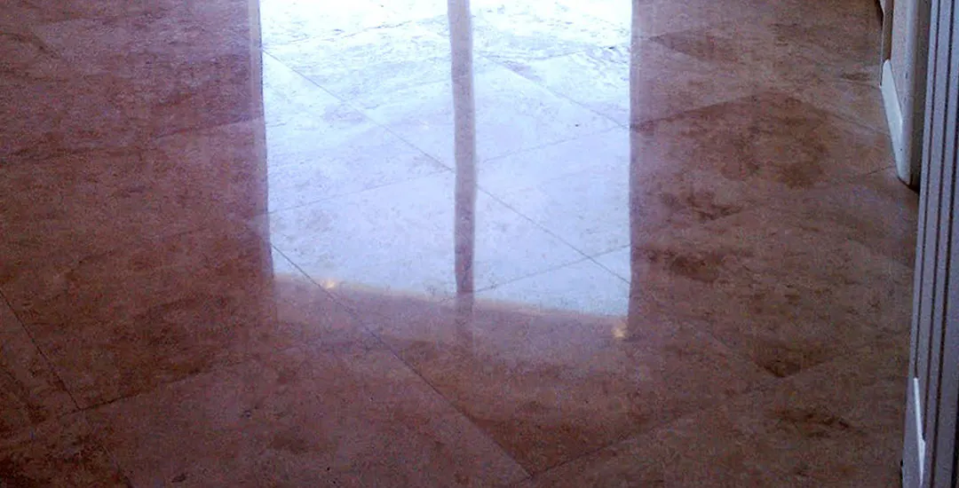 Limpieza de suelos de mármol en pisos de Valencia Limpieza de suelos de mármol en pisos de Valencia